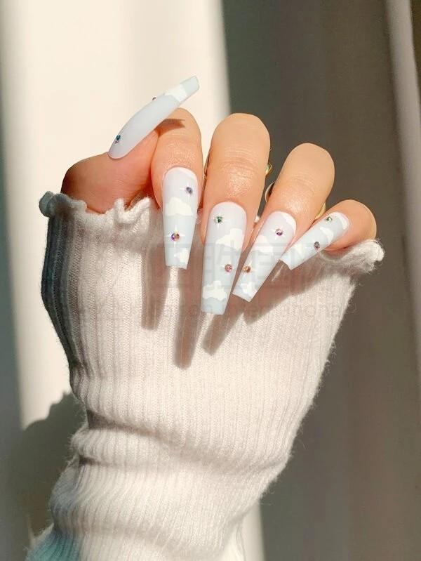 24pcs Clouds Pattern Fake Nail Set