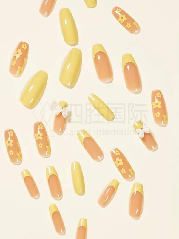 24pcs Flower Pattern Fake Nail Set