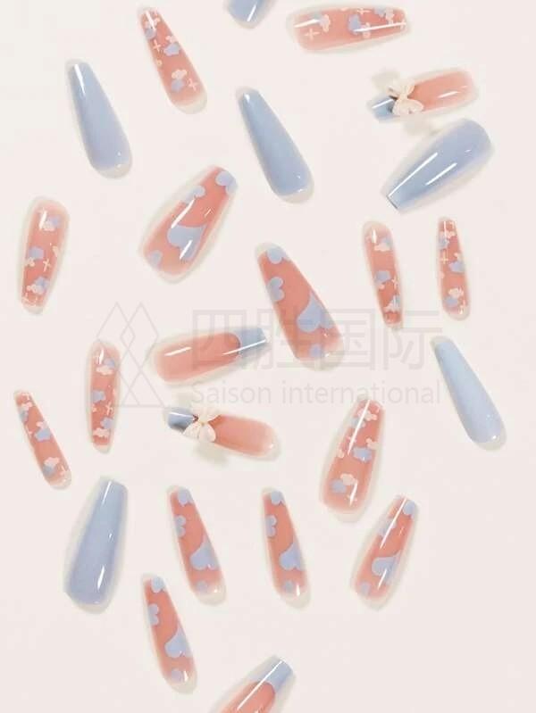 24pcs Heart Pattern Fake Nail Set