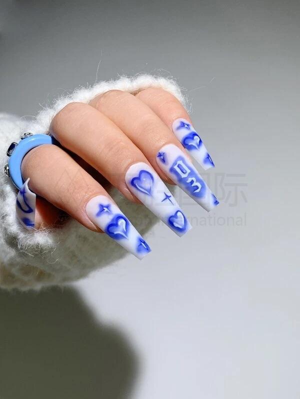 24pcs Heart Pattern Fake Nail Set