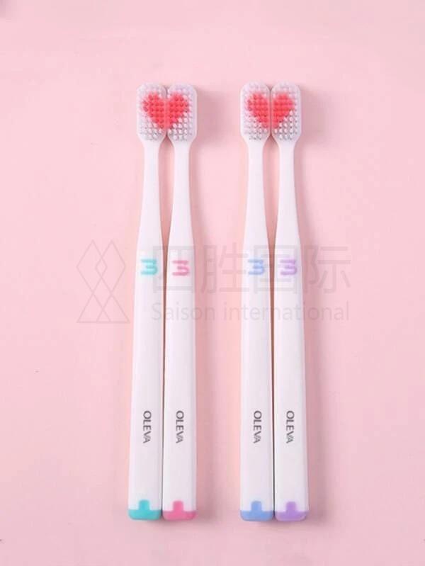 2pcs Heart Design Random Color Toothbrush