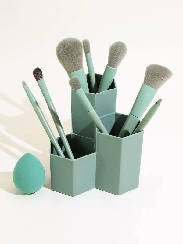 8pcs Makeup Brush & 1pc Sponge & 1pc Storage Box