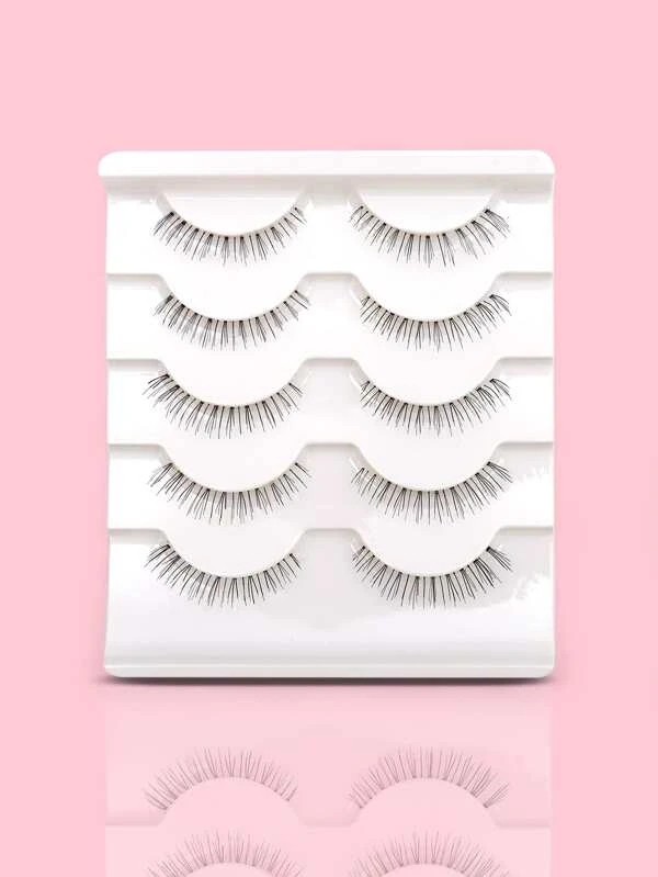 Extra long and delicate false eyelashes