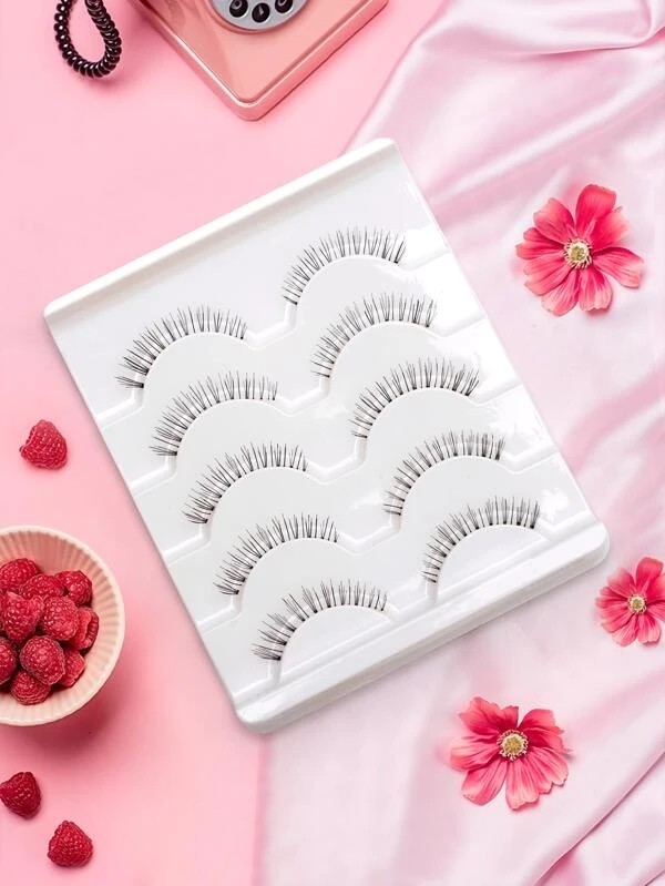 Extra long and delicate false eyelashes