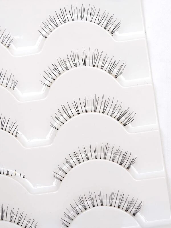 Extra long and delicate false eyelashes