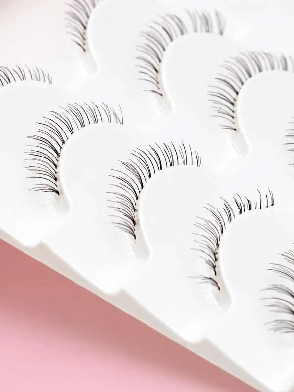 Extra long and delicate false eyelashes