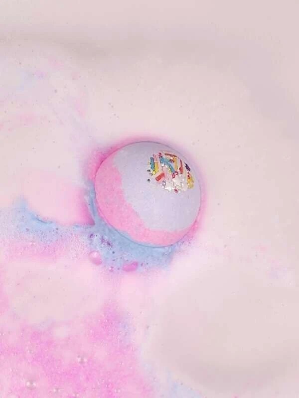 Fresh Cream Candy Scented Bath Bomb